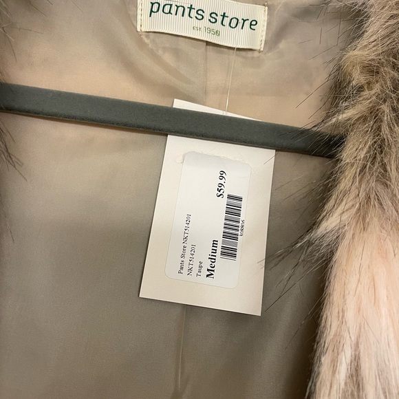 *NEW* Faux Fur Vest - Picture 2 of 5